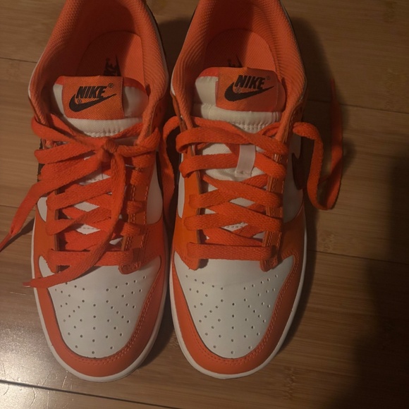 Nike Dunks - Picture 3 of 4